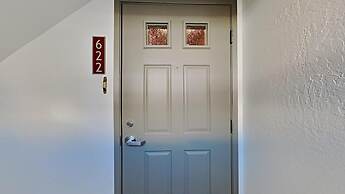 1849 Condos - Spacious 3 Bedrooms with Outdoor Pool & 3 Hot Tubs