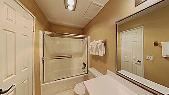 1849 Condos - Spacious 3 Bedrooms with Outdoor Pool & 3 Hot Tubs