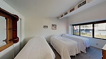 1849 Condos - Spacious 3 Bedrooms with Outdoor Pool & 3 Hot Tubs