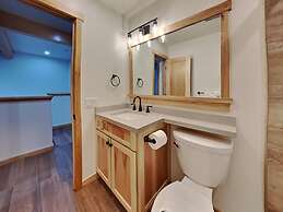 1849 Condos - Spacious 3 Bedrooms with Outdoor Pool & 3 Hot Tubs