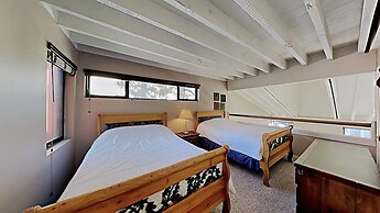 1849 Condos - Spacious 3 Bedrooms with Outdoor Pool & 3 Hot Tubs