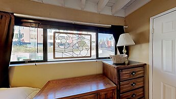 1849 Condos - Spacious 3 Bedrooms with Outdoor Pool & 3 Hot Tubs