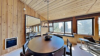 1849 Condos - Spacious 3 Bedrooms with Outdoor Pool & 3 Hot Tubs