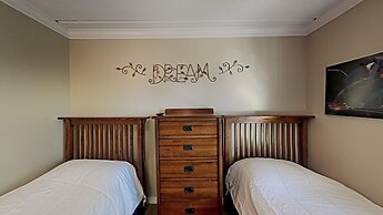 1849 Condos - Spacious 3 Bedrooms with Outdoor Pool & 3 Hot Tubs