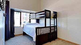 1849 Condos - Spacious 3 Bedrooms with Outdoor Pool & 3 Hot Tubs