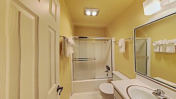 1849 Condos - Spacious 3 Bedrooms with Outdoor Pool & 3 Hot Tubs