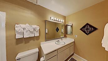 1849 Condos - Spacious 3 Bedrooms with Outdoor Pool & 3 Hot Tubs