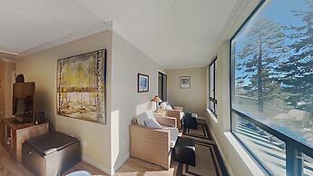 1849 Condos - Spacious 3 Bedrooms with Outdoor Pool & 3 Hot Tubs