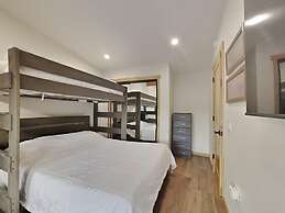 1849 Condos - Spacious 3 Bedrooms with Outdoor Pool & 3 Hot Tubs