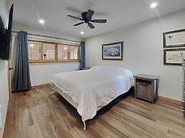 1849 Condos - Spacious 3 Bedrooms with Outdoor Pool & 3 Hot Tubs