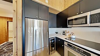 1849 Condos - Spacious 3 Bedrooms with Outdoor Pool & 3 Hot Tubs