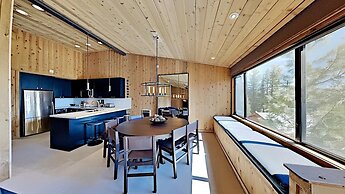 1849 Condos - Spacious 3 Bedrooms with Outdoor Pool & 3 Hot Tubs