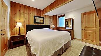 1849 Condos - Spacious 3 Bedrooms with Outdoor Pool & 3 Hot Tubs