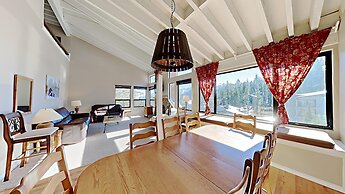 1849 Condos - Spacious 3 Bedrooms with Outdoor Pool & 3 Hot Tubs