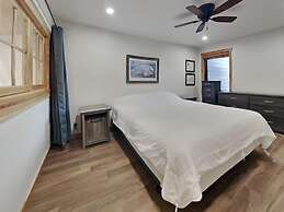 1849 Condos - Spacious 3 Bedrooms with Outdoor Pool & 3 Hot Tubs