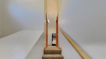 1849 Condos - Spacious 3 Bedrooms with Outdoor Pool & 3 Hot Tubs