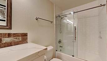 1849 Condos - Spacious 3 Bedrooms with Outdoor Pool & 3 Hot Tubs