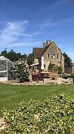 Beautiful 3 Bedroomed Cotswolds Farmhouse