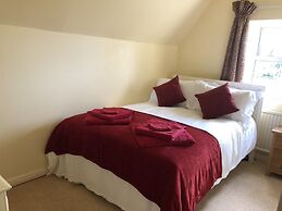 Beautiful 3 Bedroomed Cotswolds Farmhouse