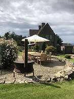 Beautiful 3 Bedroomed Cotswolds Farmhouse