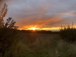 Beautiful 3 Bedroomed Cotswolds Farmhouse