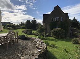 Beautiful 3 Bedroomed Cotswolds Farmhouse