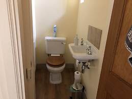 Beautiful 3 Bedroomed Cotswolds Farmhouse