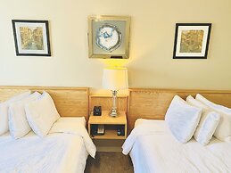 Twilight Country Motel