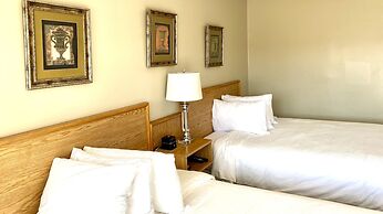 Twilight Country Motel