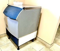 Twilight Country Motel