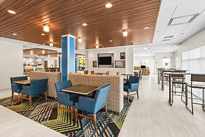 Holiday Inn Express & Suites Suisun City by IHG