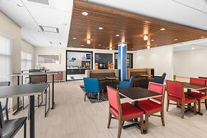 Holiday Inn Express & Suites Suisun City by IHG