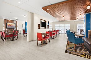 Holiday Inn Express & Suites Suisun City by IHG