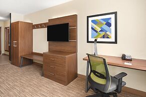 Holiday Inn Express & Suites Suisun City by IHG