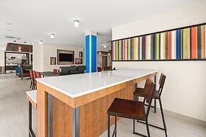 Holiday Inn Express & Suites Suisun City by IHG