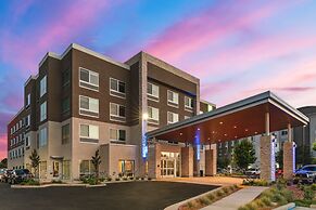 Holiday Inn Express & Suites Suisun City, an IHG Hotel