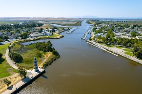 Holiday Inn Express & Suites Suisun City by IHG