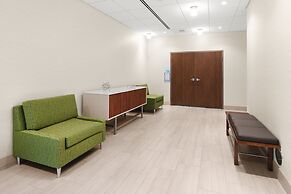 Holiday Inn Express & Suites Suisun City by IHG