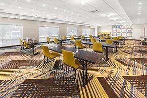 Holiday Inn Express & Suites Suisun City by IHG