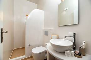 Thallos Cave House and Apartments