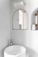 Thallos Cave House and Apartments