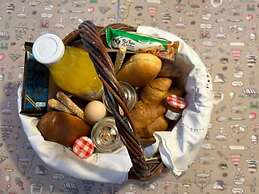 Thallos Cave House and Apartments