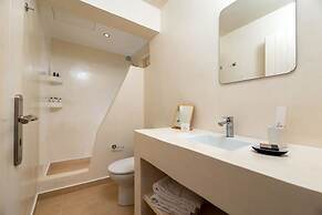 Thallos Cave House and Apartments