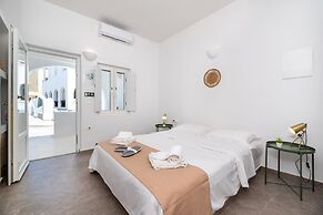 Thallos Cave House and Apartments