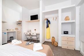 Thallos Cave House and Apartments