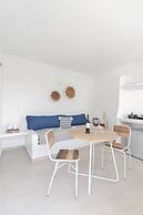 Thallos Cave House and Apartments