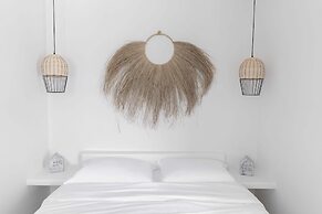 Thallos Cave House and Apartments