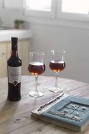 Thallos Cave House and Apartments