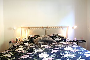 Central & Cozy - Rainbow A