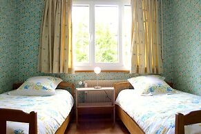 Central & Cozy - Rainbow A